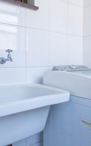 Apartamento à venda com 347m², 4 quartos e 5 vagas Apartamento à venda com 347m², 4 quartos e 5 vagasÁrea de serviço