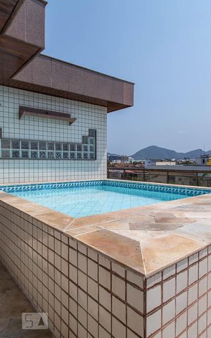 Apartamento à venda com 347m², 4 quartos e 5 vagas Apartamento à venda com 347m², 4 quartos e 5 vagasTerraço gourmet - piscina