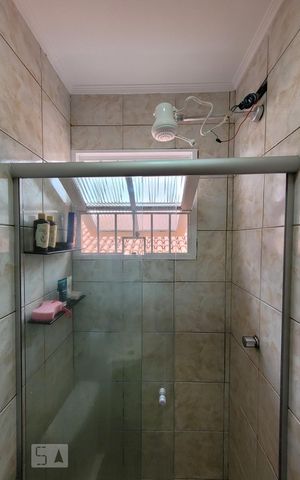 Casa à venda com 197m², 3 quartos e 4 vagasBanheiro