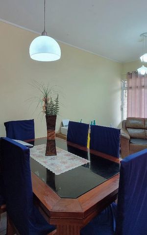 Casa à venda com 197m², 3 quartos e 4 vagasSala