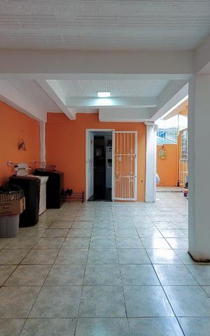 Casa à venda com 197m², 3 quartos e 4 vagasÁrea de Serviço/Garagem