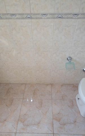 Casa à venda com 250m², 3 quartos e 4 vagas Casa à venda com 250m², 3 quartos e 4 vagasBanheiro da Suíte
