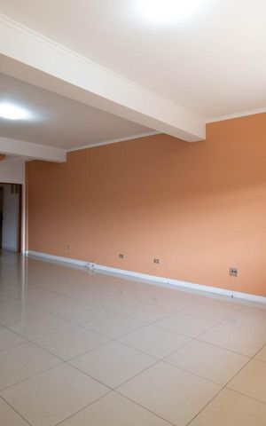 Casa à venda com 250m², 3 quartos e 4 vagas Casa à venda com 250m², 3 quartos e 4 vagasSala