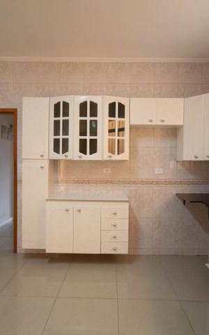 Casa à venda com 250m², 3 quartos e 4 vagas Casa à venda com 250m², 3 quartos e 4 vagasCozinha