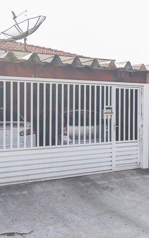 Casa para alugar com 320m², 4 quartos e 6 vagas Casa para alugar com 320m², 4 quartos e 6 vagasFachada