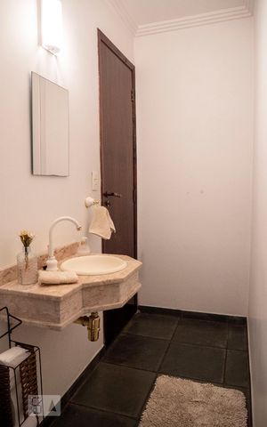 Casa à venda com 238m², 4 quartos e 3 vagasLavabo