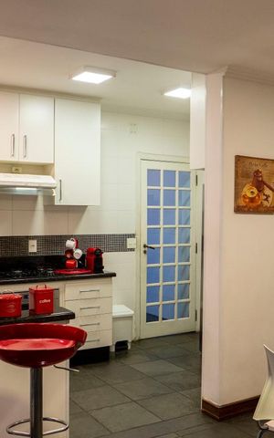 Casa à venda com 238m², 4 quartos e 3 vagasCozinha