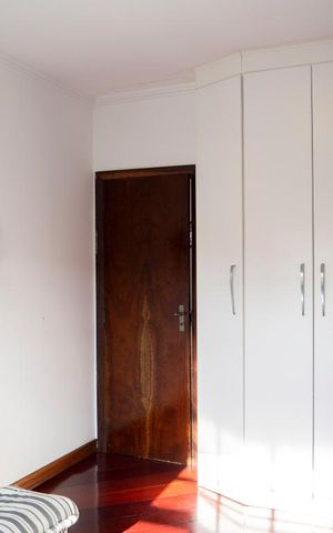 Casa à venda com 238m², 4 quartos e 3 vagasQuarto 2