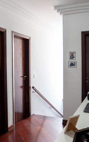Casa à venda com 238m², 4 quartos e 3 vagasCorredor