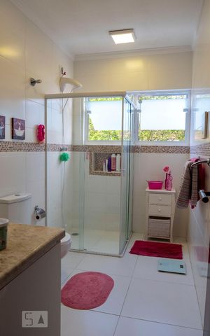 Casa à venda com 238m², 4 quartos e 3 vagasBanheiro da Suíte