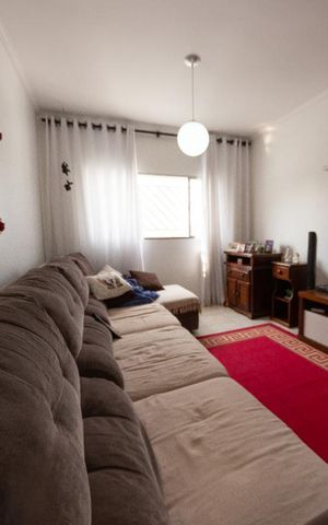 Casa à venda com 162m², 3 quartos e 3 vagas Casa à venda com 162m², 3 quartos e 3 vagasSala