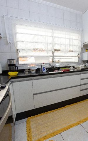 Casa à venda com 162m², 3 quartos e 3 vagas Casa à venda com 162m², 3 quartos e 3 vagasCozinha