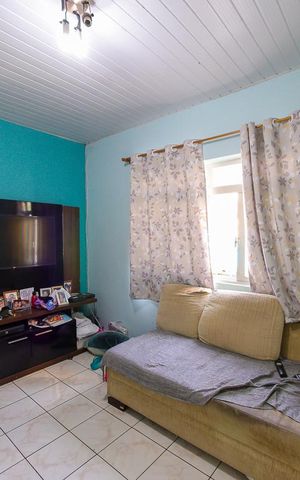 Casa à venda com 140m², 2 quartos e 2 vagas Casa à venda com 140m², 2 quartos e 2 vagasSala