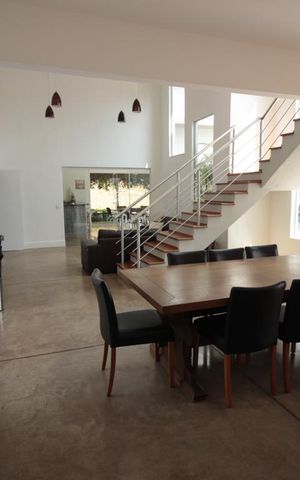 Casa de condomínio à venda com 500m², 6 quartos e 3 vagas Casa de condomínio à venda com 500m², 6 quartos e 3 vagasSala
