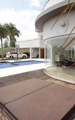 Casa de condomínio à venda com 500m², 6 quartos e 3 vagas Casa de condomínio à venda com 500m², 6 quartos e 3 vagasArea de Lazer