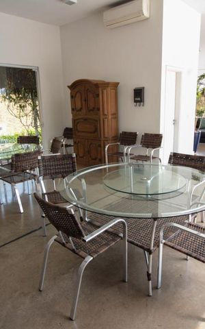 Casa de condomínio à venda com 500m², 6 quartos e 3 vagas Casa de condomínio à venda com 500m², 6 quartos e 3 vagasArea de Lazer