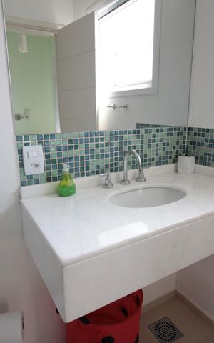 Casa de condomínio à venda com 500m², 6 quartos e 3 vagas Casa de condomínio à venda com 500m², 6 quartos e 3 vagasBanheiro da Suite 3