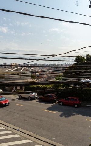 Casa à venda com 300m², 4 quartos e 2 vagas Casa à venda com 300m², 4 quartos e 2 vagasVista