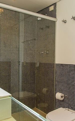 Apartamento à venda com 120m², 3 quartos e 3 vagas Apartamento à venda com 120m², 3 quartos e 3 vagasBanheiro da suíte