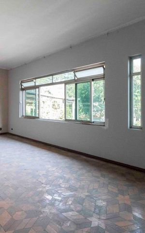 Casa à venda com 170m², 2 quartos e 2 vagas Casa à venda com 170m², 2 quartos e 2 vagasSala