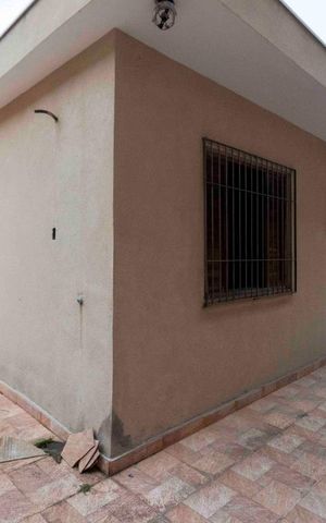 Casa à venda com 170m², 2 quartos e 2 vagas Casa à venda com 170m², 2 quartos e 2 vagasÁrea Externa