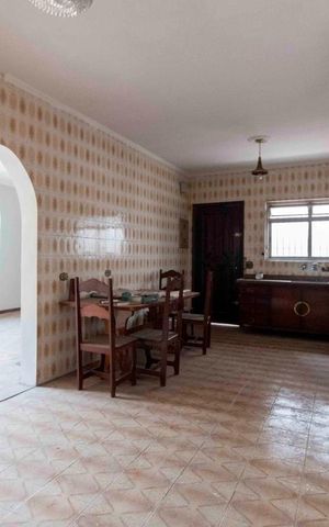 Casa à venda com 170m², 2 quartos e 2 vagas Casa à venda com 170m², 2 quartos e 2 vagasCozinha