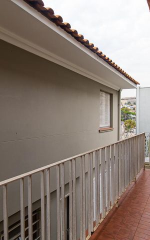 Casa à venda com 390m², 4 quartos e 4 vagas Casa à venda com 390m², 4 quartos e 4 vagasSacada