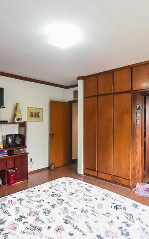 Casa à venda com 636m², 4 quartos e 6 vagas Casa à venda com 636m², 4 quartos e 6 vagasSuíte 3