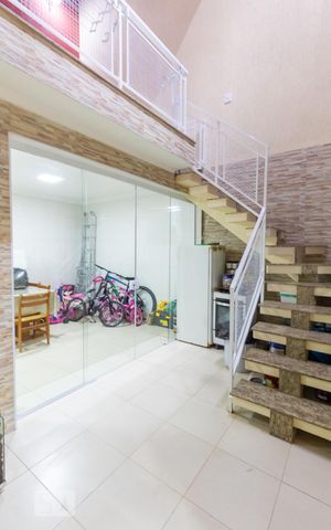 Casa à venda com 350m², 3 quartos e 2 vagas Casa à venda com 350m², 3 quartos e 2 vagasÁrea de Serviço