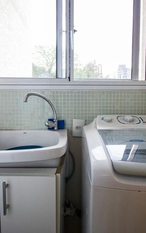 Apartamento à venda com 60m², 2 quartos e 1 vaga Apartamento à venda com 60m², 2 quartos e 1 vagaDetalhe da área de serviço