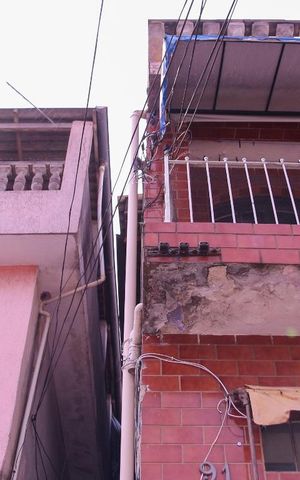 Casa à venda com 250m², 9 quartos e 3 vagas Casa à venda com 250m², 9 quartos e 3 vagasFachada