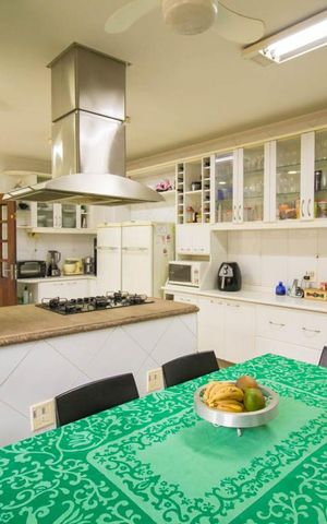 Casa à venda com 286m², 4 quartos e 5 vagasCozinha 