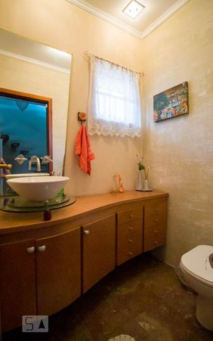 Casa à venda com 286m², 4 quartos e 5 vagasLavabo