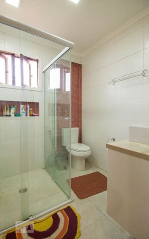 Casa à venda com 286m², 4 quartos e 5 vagasBanheiro 