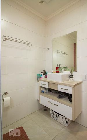 Casa à venda com 286m², 4 quartos e 5 vagasBanheiro 