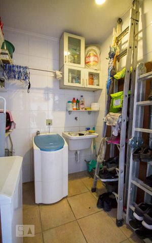 Casa à venda com 286m², 4 quartos e 5 vagasLavanderia 