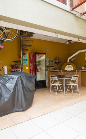 Casa à venda com 286m², 4 quartos e 5 vagasQuintal 