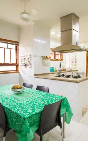 Casa à venda com 286m², 4 quartos e 5 vagasCozinha 