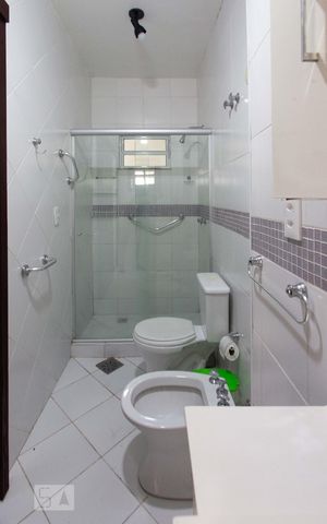 Casa à venda com 400m², 5 quartos e 4 vagas Casa à venda com 400m², 5 quartos e 4 vagasBanheiro da Suíte 3