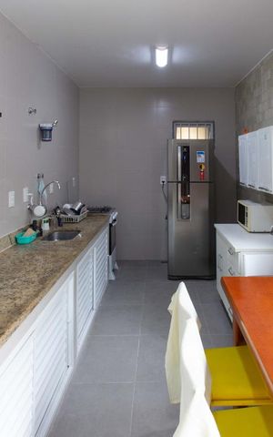 Casa à venda com 400m², 5 quartos e 4 vagas Casa à venda com 400m², 5 quartos e 4 vagasCozinha