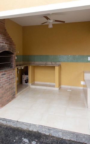 Casa à venda com 400m², 5 quartos e 4 vagas Casa à venda com 400m², 5 quartos e 4 vagasArea externa - Churrasqueira