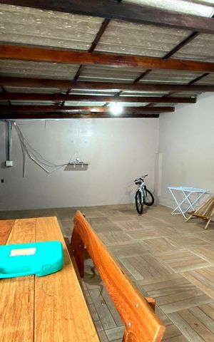 Casa à venda com 100m², 3 quartos e 4 vagas Casa à venda com 100m², 3 quartos e 4 vagasSalão de Festas