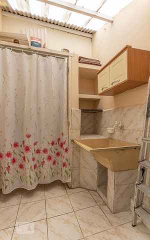 Casa à venda com 200m², 3 quartos e 1 vagaÁrea de Serviço