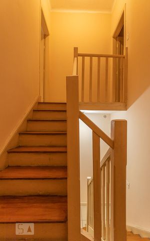 Casa à venda com 200m², 3 quartos e 1 vagaEscada