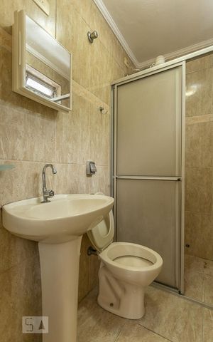 Casa à venda com 200m², 3 quartos e 1 vagaBanheiro Suíte 1