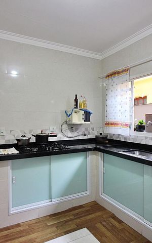 Casa à venda com 220m², 4 quartos e 2 vagasCozinha 