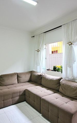 Casa à venda com 220m², 4 quartos e 2 vagasSala 1