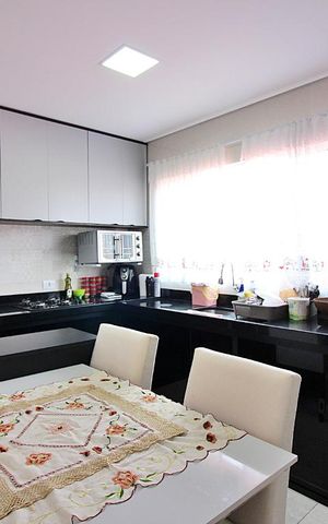 Casa à venda com 220m², 4 quartos e 2 vagasSala/Cozinha 