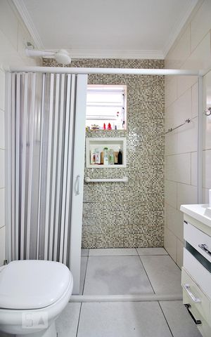 Casa à venda com 220m², 4 quartos e 2 vagasBanheiro 1
