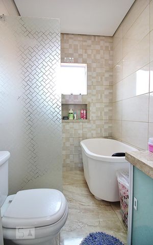 Casa à venda com 220m², 4 quartos e 2 vagasBanheiro 2